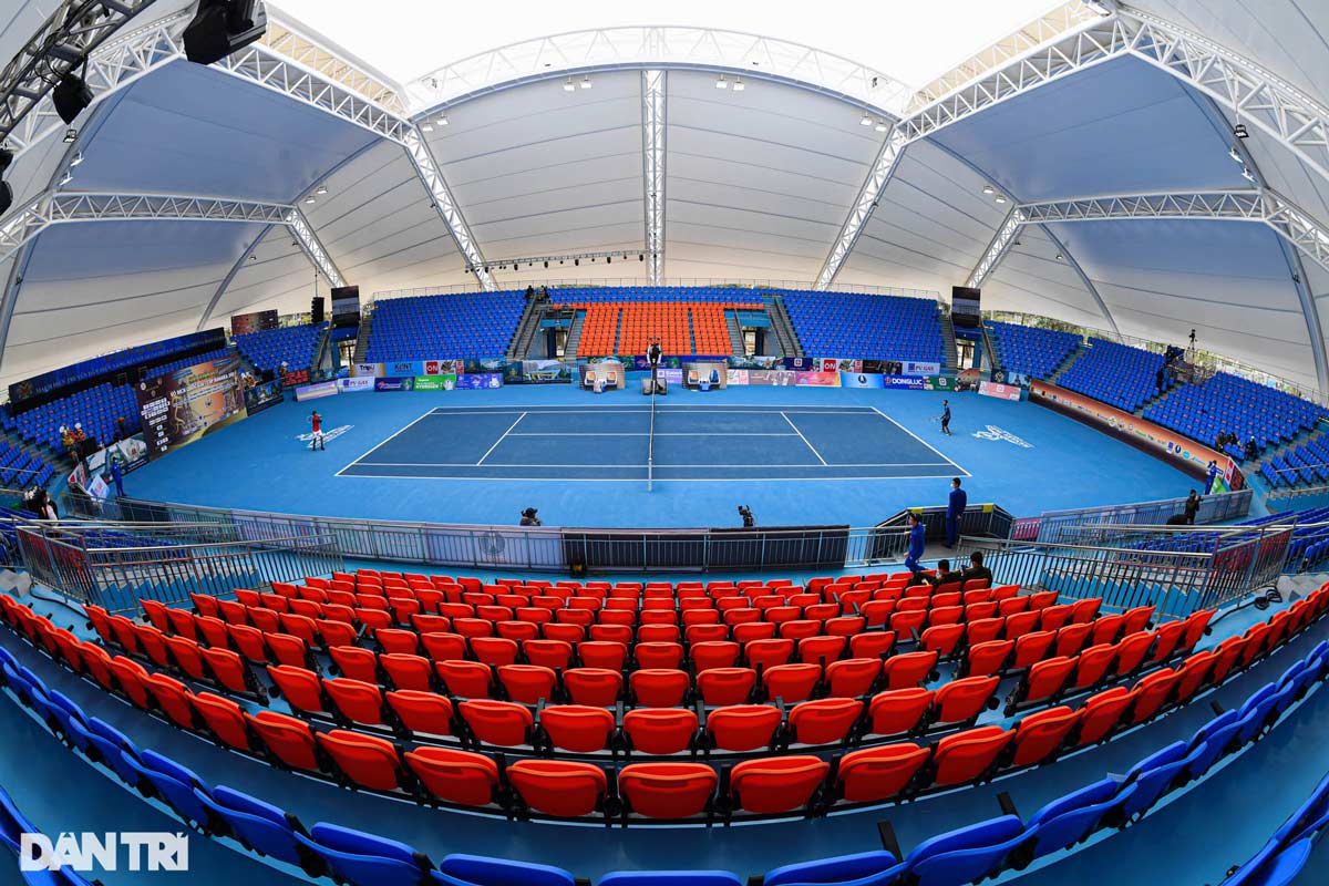 Khán đài sân quần vợt  Hanaka Paris Ocean Park
